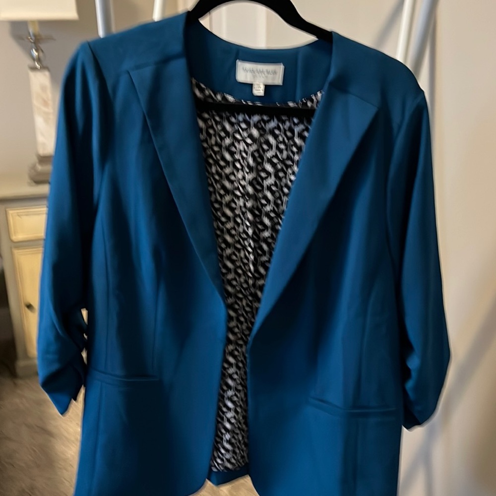 Nice style open front dark teal blazer